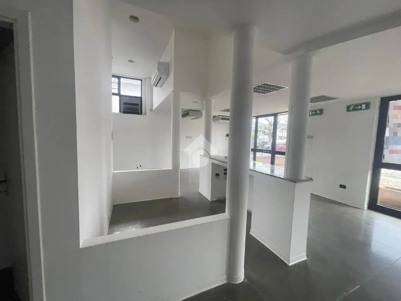 Negozio in Via Emilia Ospizio 1, Reggio Emilia, {3} - Foto 2