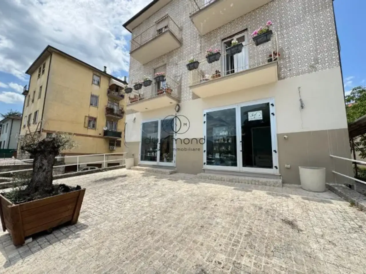 Negozio in Viale Guglielmo Marconi, Spoleto, {3} - Foto 2