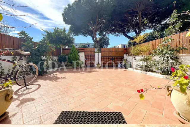 Terraced house in {3}, Viale Fregene 36 - Photo 1