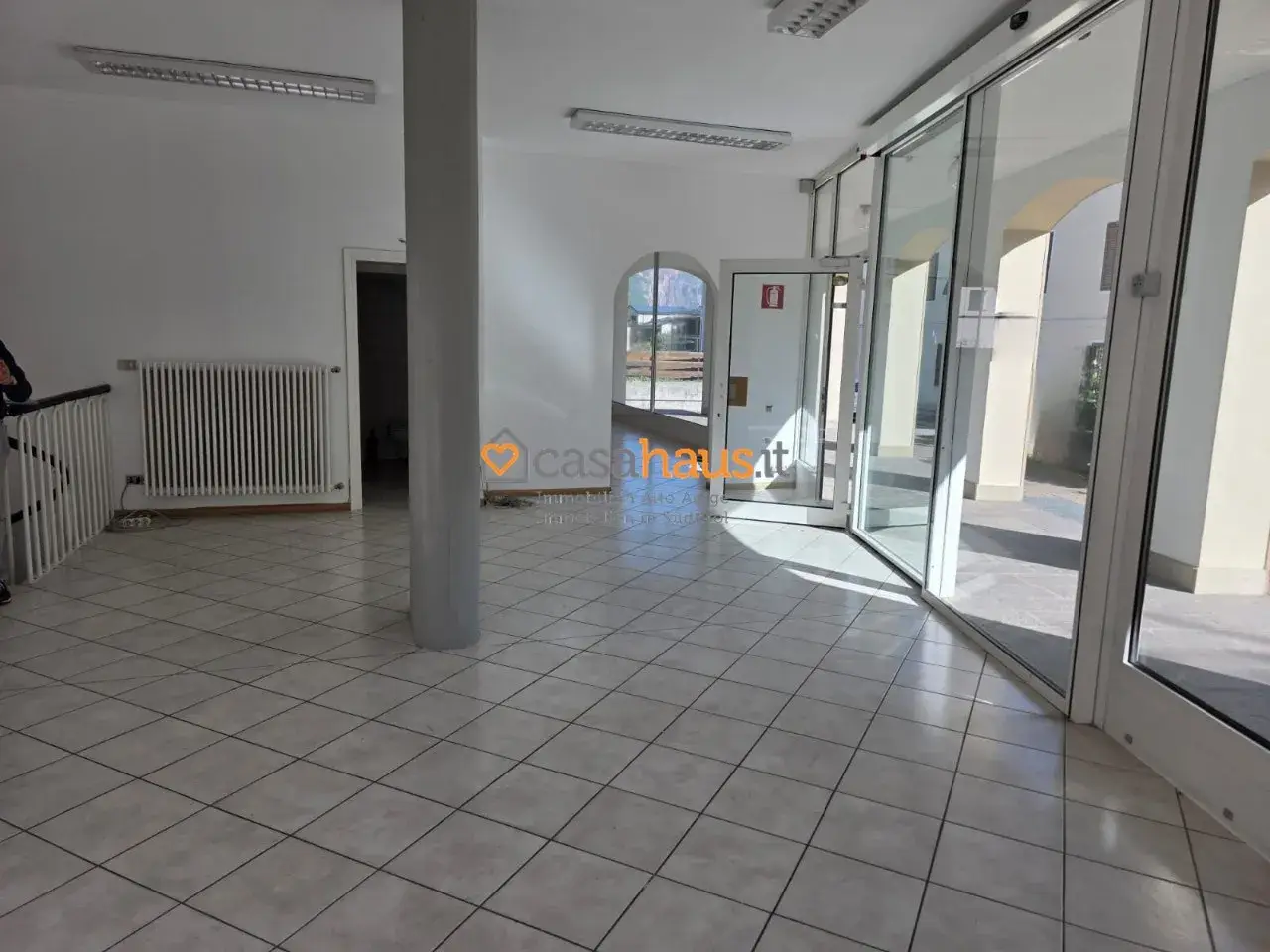 Negozio in , Ora, {3} - Foto 2