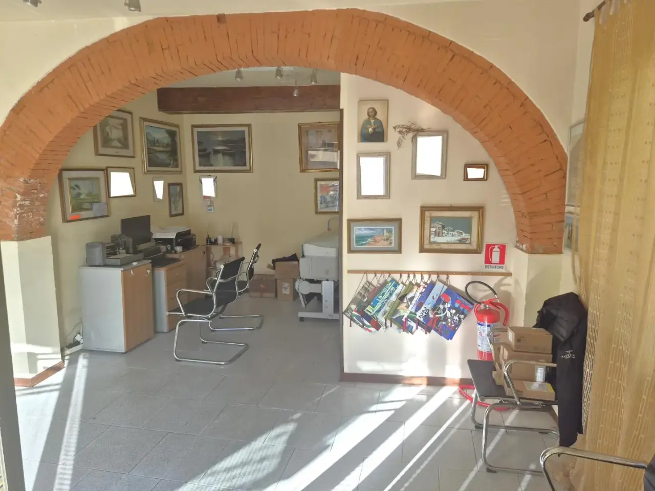 Locale commerciale in Tosco Romagnola 1674, Cascina, {3} - Foto 1