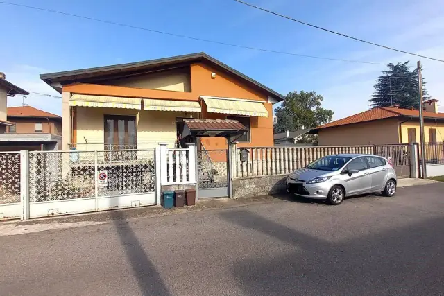 Villa in Via Vincenzo Bellini, Canegrate - Foto 1