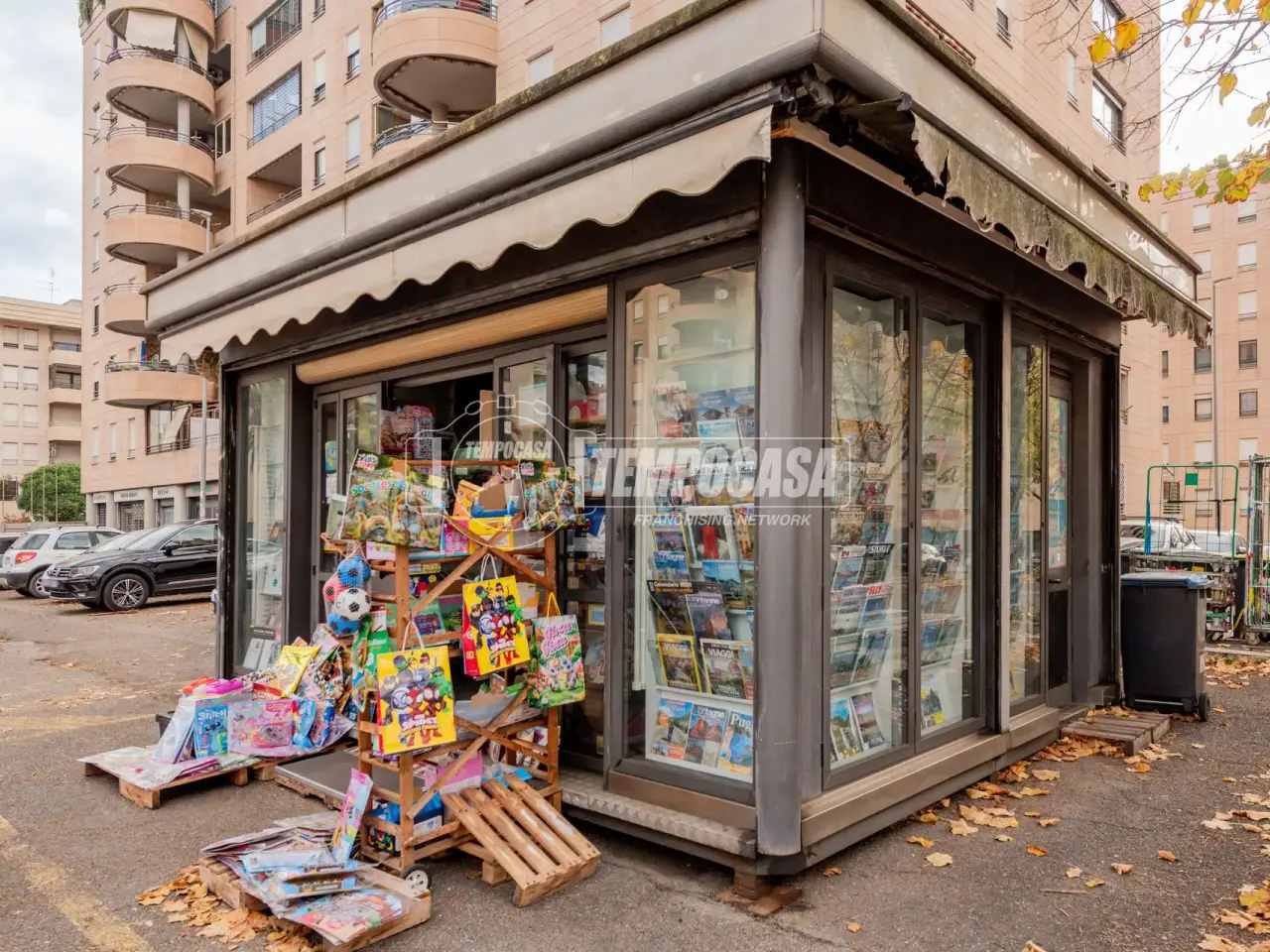 Negozio in Viale degli Astri 99, Roma, {3} - Foto 2