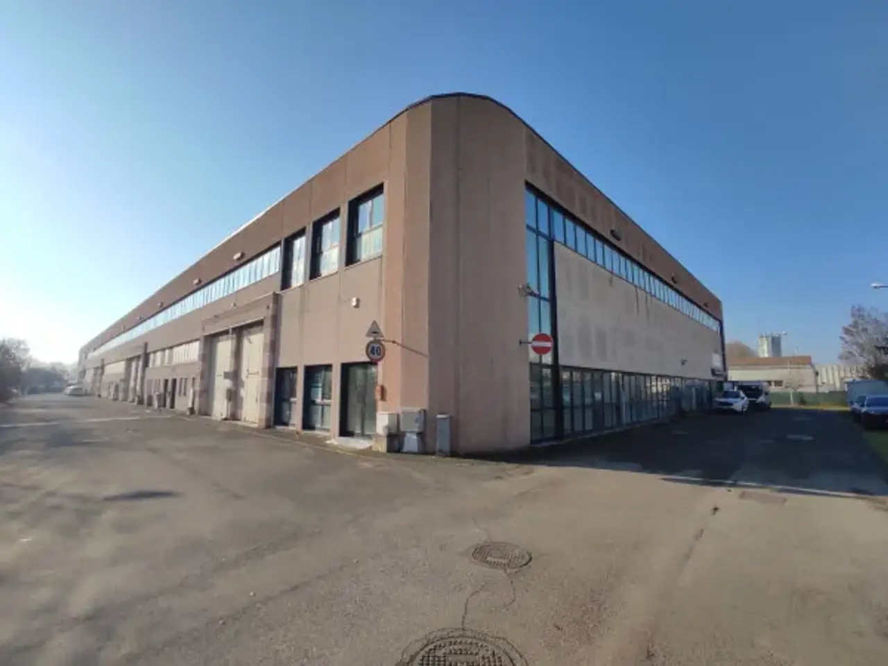 Negozio in Via Chiesa Sud 166/E, Novi Di Modena, {3} - Foto 2