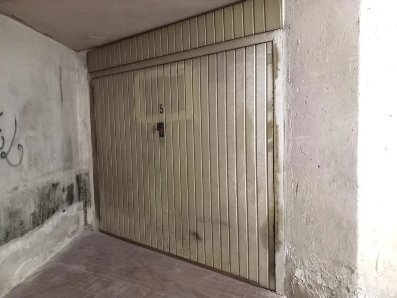 Parcheggio chiuso in Via Tiburto, Tivoli, {3} - Foto 2