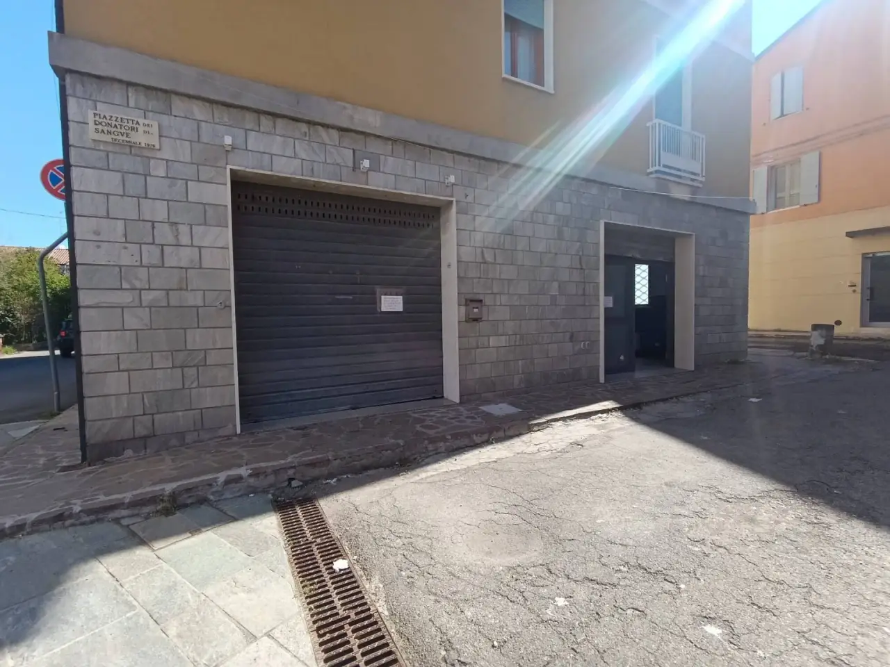 Esercizio commerciale in , Cavezzo, {3} - Foto 1