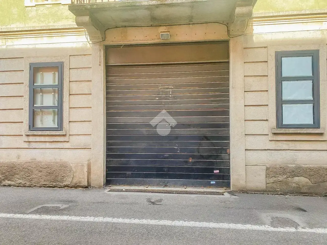 Negozio in Via Clateo Castellini 2, Melegnano, {3} - Foto 1
