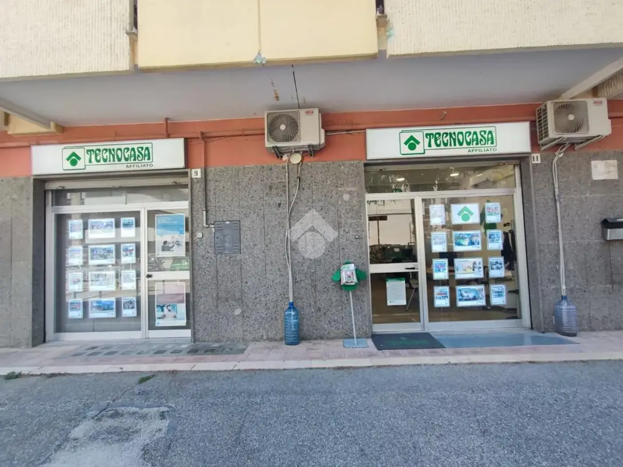 Negozio in Via Padre Ardelio della Bella, Foggia, {3} - Foto 1