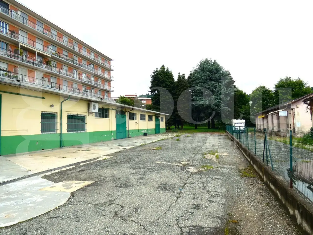 Negozio in Via Martiri del XXI 65, Pinerolo, {3} - Foto 2