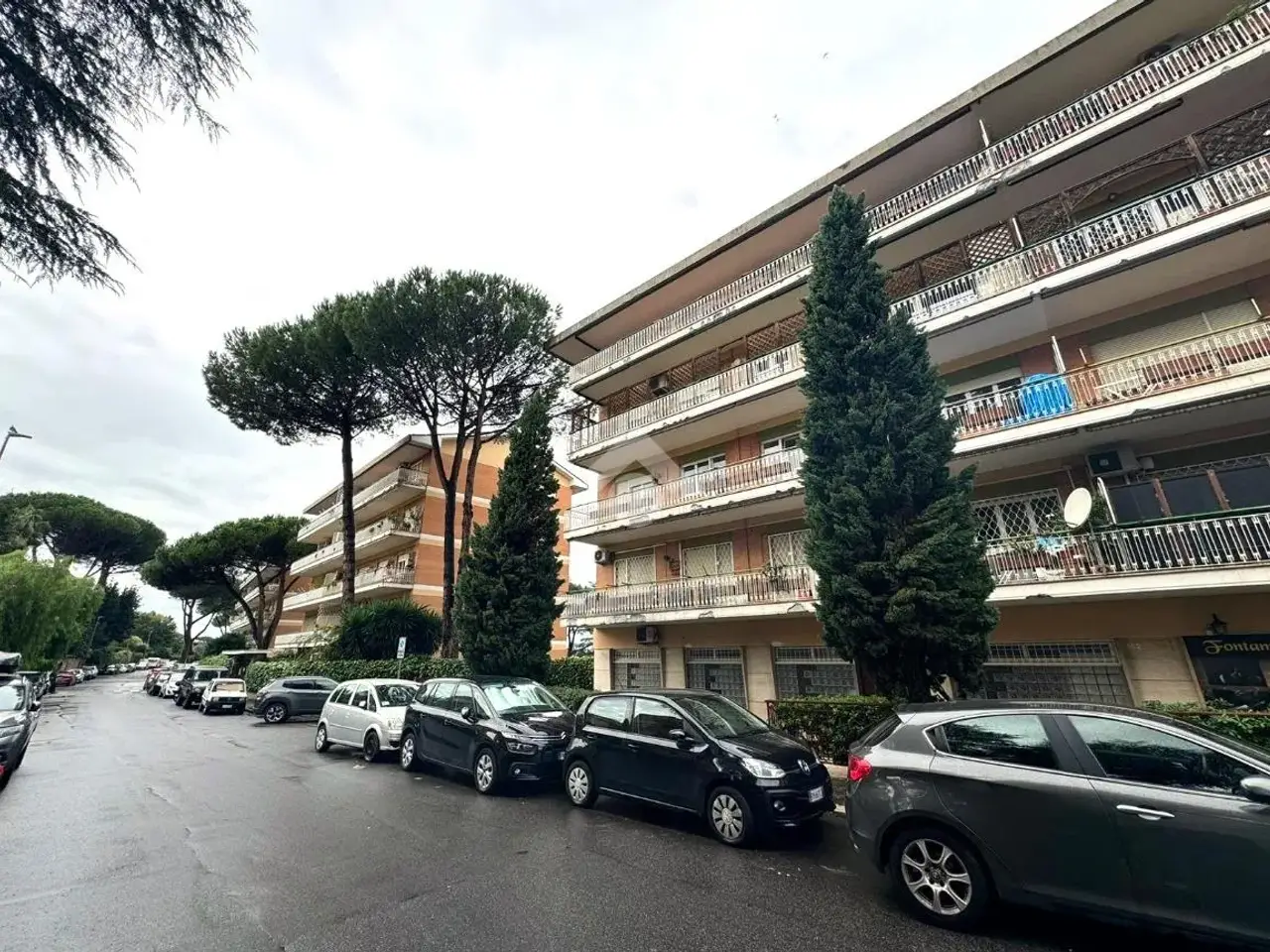Negozio in Via del Fontanile Arenato 154, Roma, {3} - Foto 1