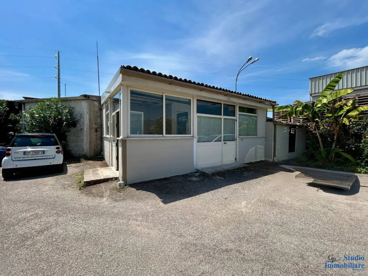 Magazzino in Via Terruto 128, Fondi, {3} - Foto 1