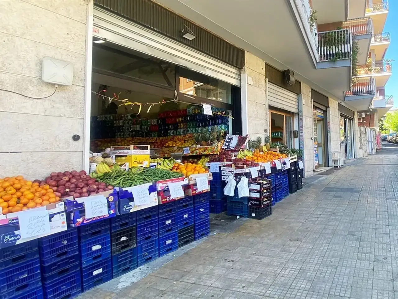 Negozio in Via Ludovico di Breme, Roma, {3} - Foto 1