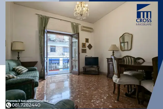 Vierzimmerwohnung in Via Tribuni della Plebe, Napoli - Foto 1