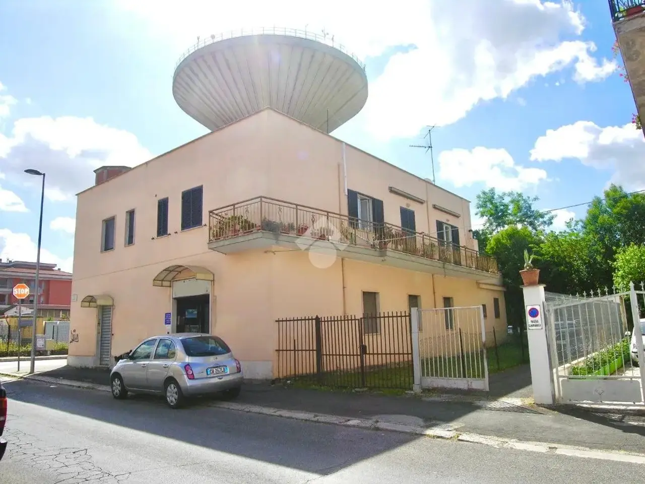 Negozio in Via Guarneville 76, Aprilia, {3} - Foto 1