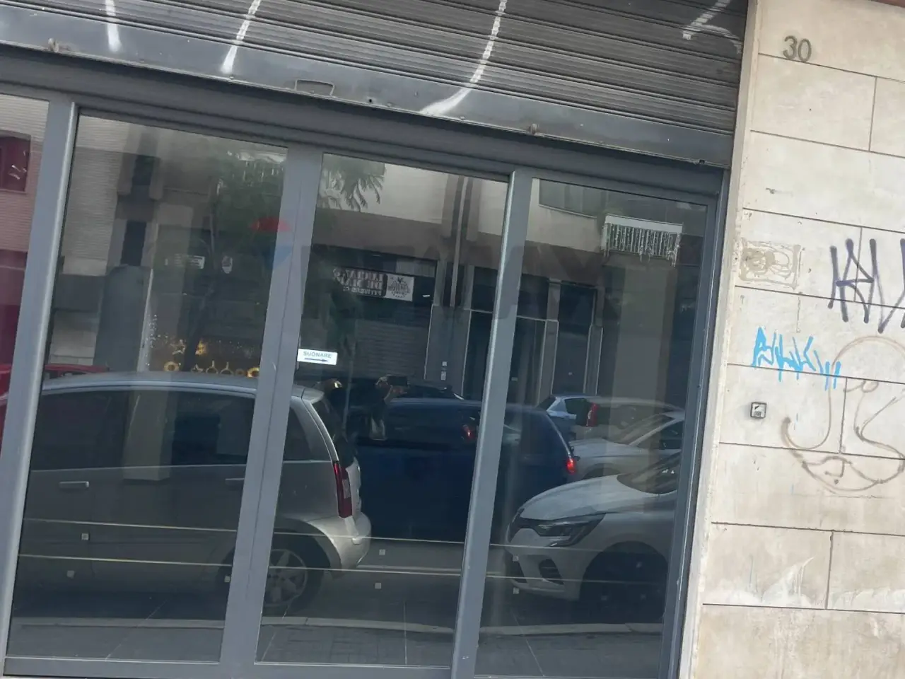 Negozio in , Bari, {3} - Foto 1