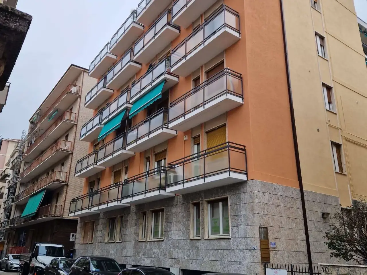 Ufficio in , Varese, {3} - Foto 1