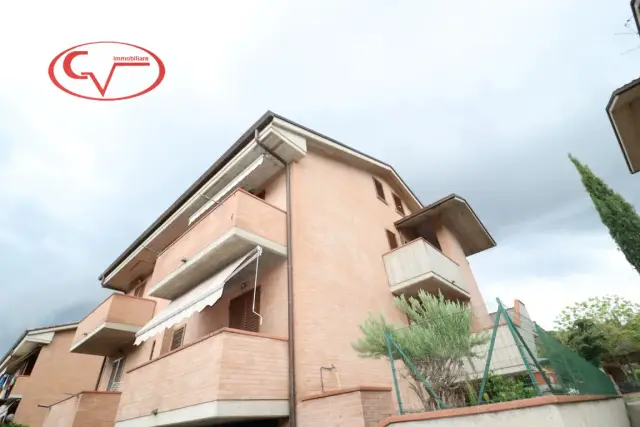 Terraced house in Levane, Montevarchi - Photo 1