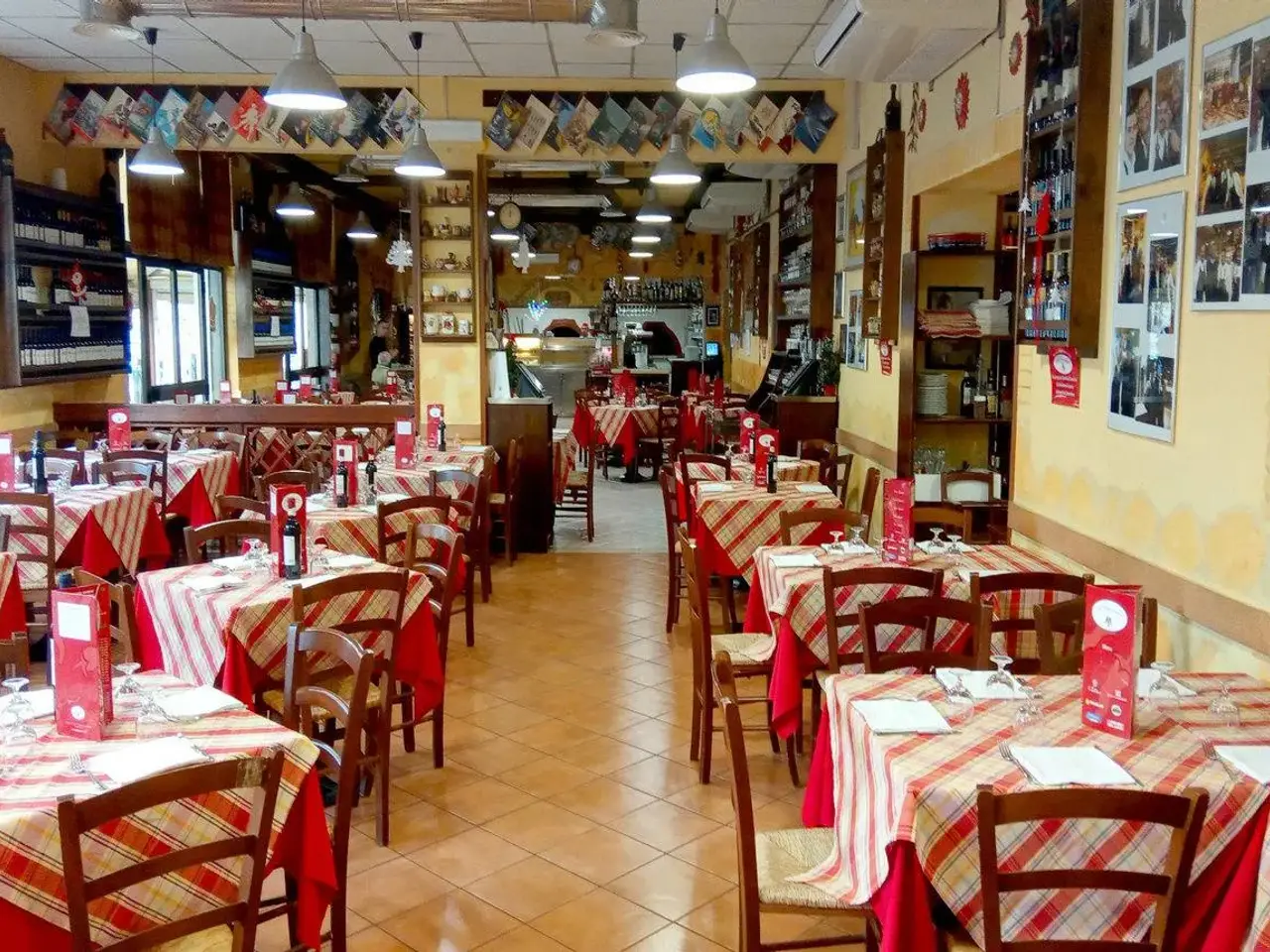 Esercizio commerciale in Via Statale Abetone -, San Giuliano Terme, {3} - Foto 1