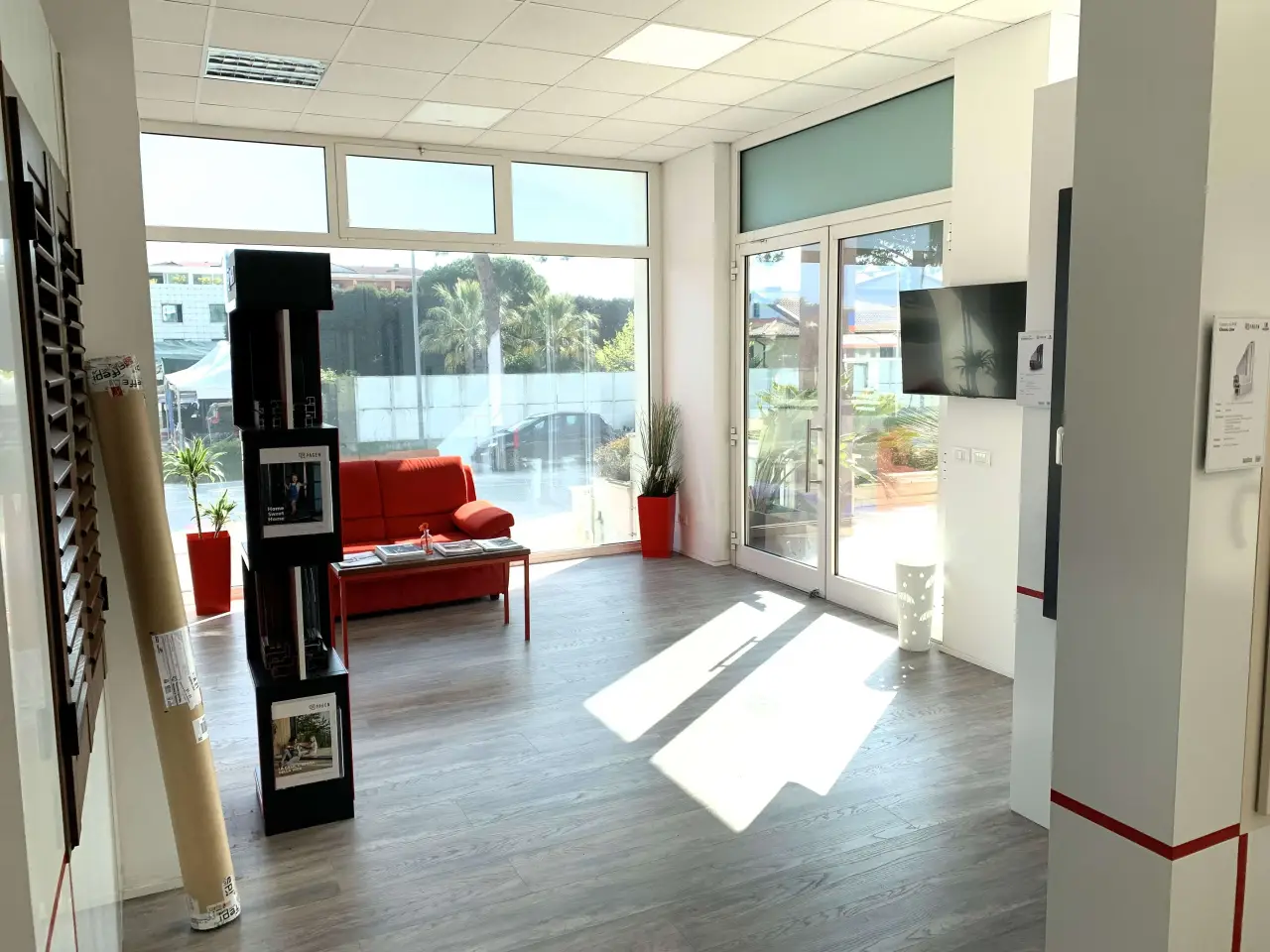 Negozio in Via Sicilia, Porto Sant'Elpidio, {3} - Foto 2