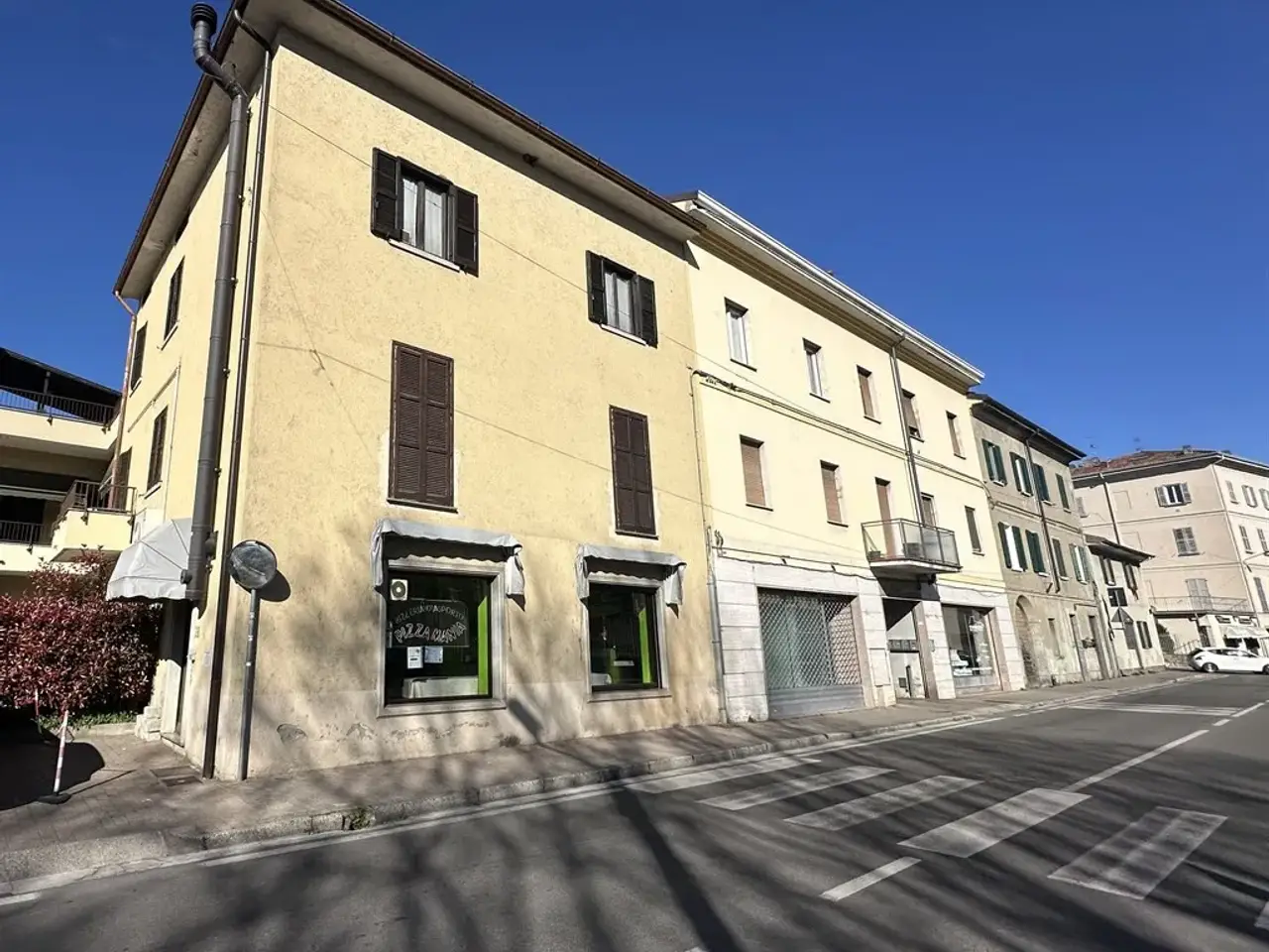 Locale commerciale in Via Cesare Cantù, Olginate, {3} - Foto 1