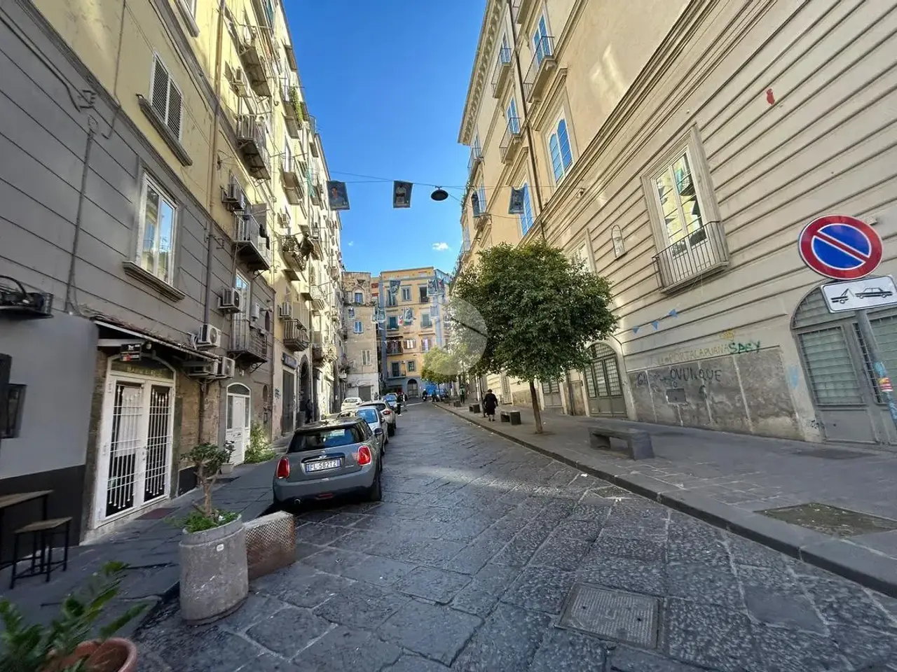 Magazzino in Via Oronzo Costa 40, Napoli, {3} - Foto 1
