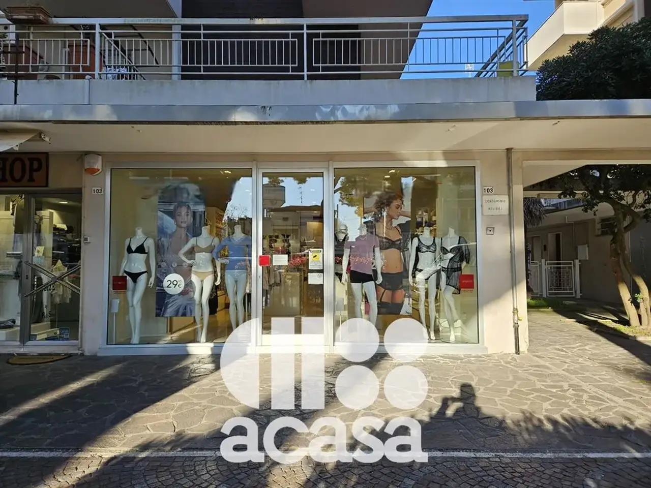 Negozio in Viale Carducci 103, Cesenatico, {3} - Foto 1