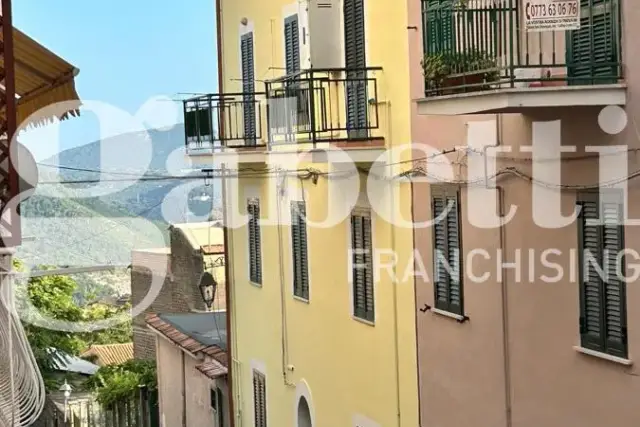 3-room flat in Via Monsignor Boezio Zaralli, Norma - Photo 1