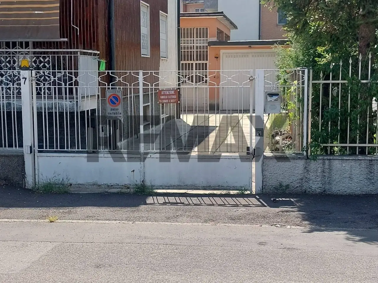 Laboratorio in Via Grigna 7, Rho, {3} - Foto 2