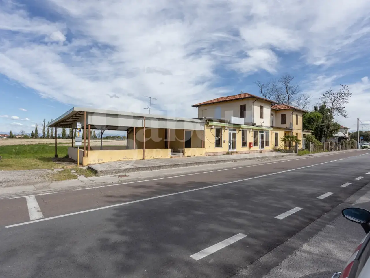 Palazzina commerciale in Via Rivago 15, Portogruaro, {3} - Foto 1