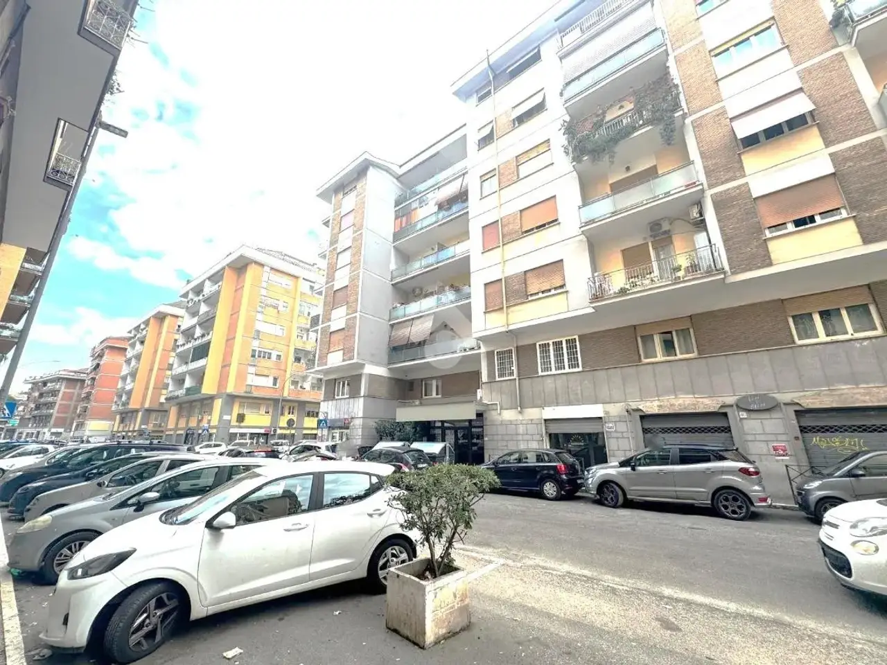 Negozio in Via Pian Due Torri 48, Roma, {3} - Foto 1