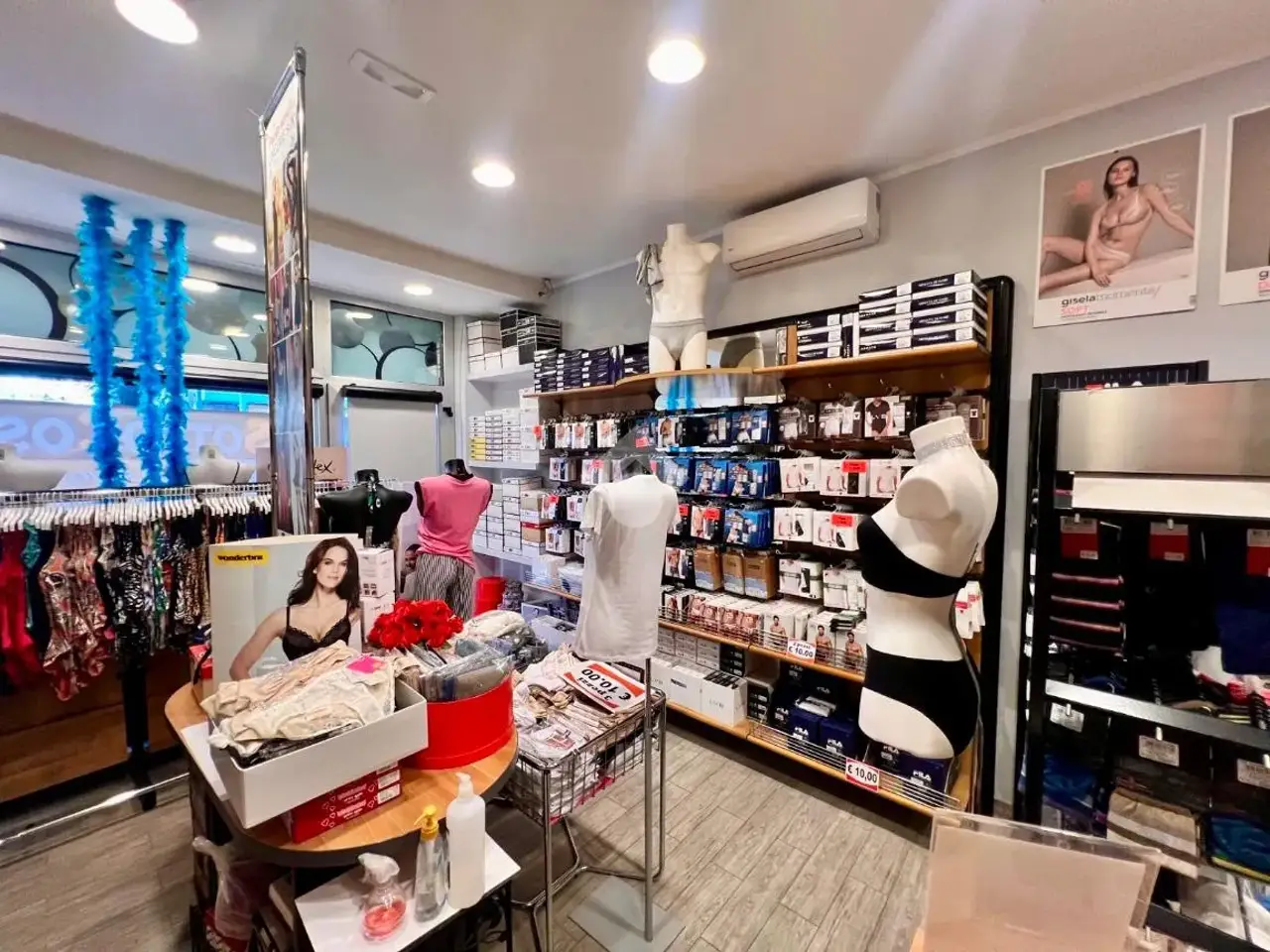 Negozio in Via Nazionale 276, Roseto Degli Abruzzi, {3} - Foto 2