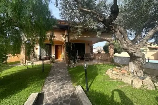 Villa in Via Afrodite, Pomezia - Foto 1