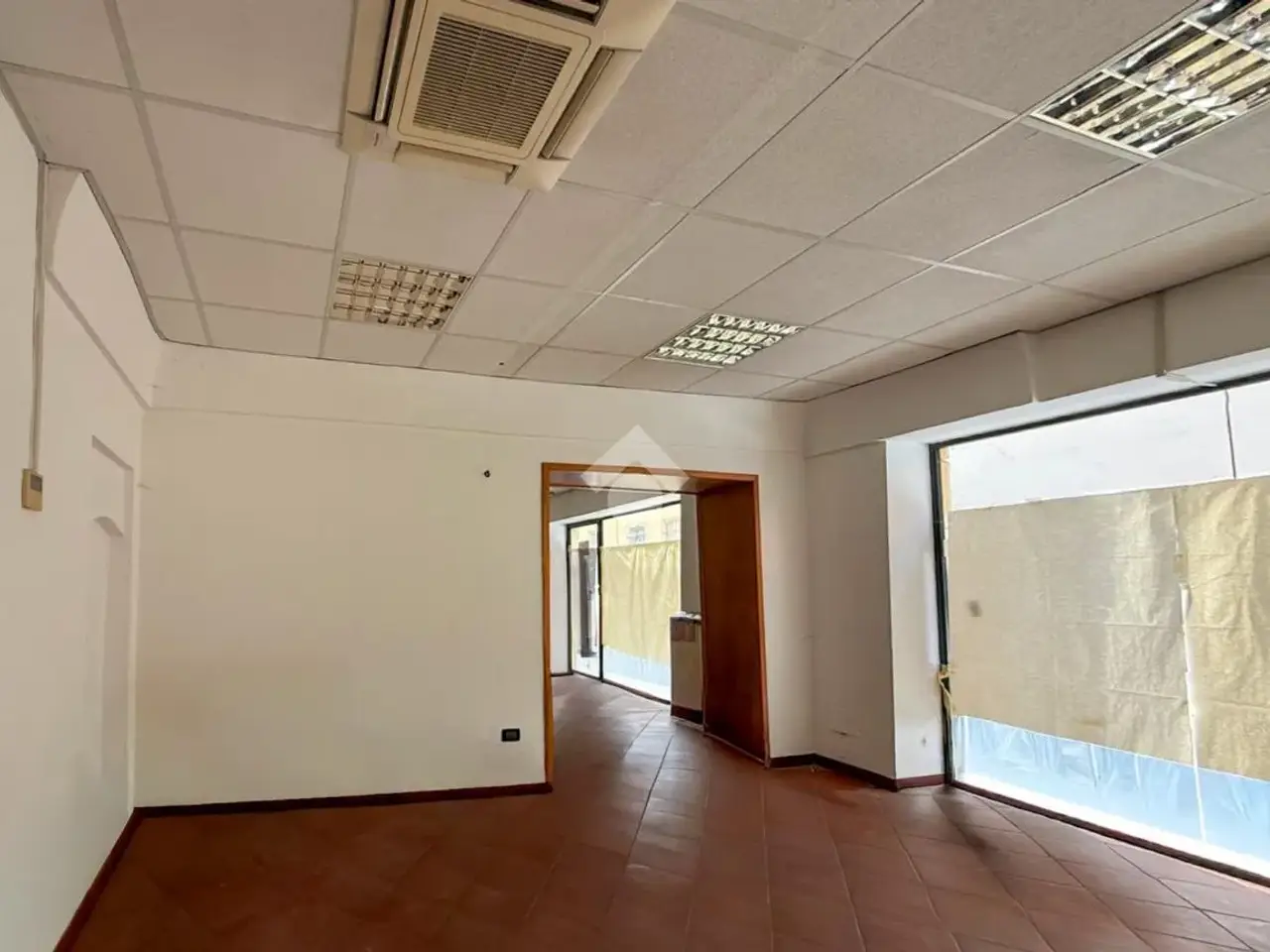 Negozio in Via Borghetto 1, Piacenza, {3} - Foto 2