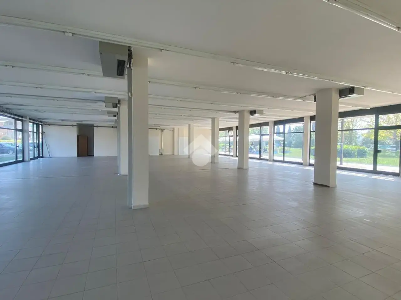 Negozio in Via Monte Sabotino 48, Bussolengo, {3} - Foto 1