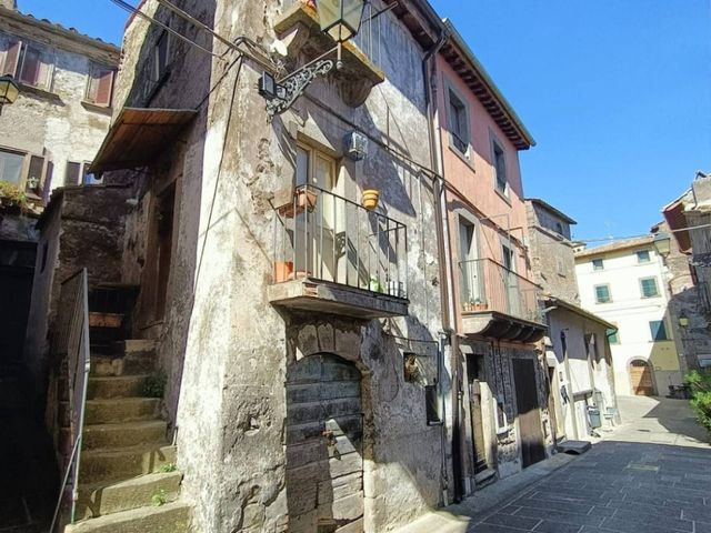 Casa indipendente in Vicolo delle Finestre 2, Vitorchiano - Foto 1