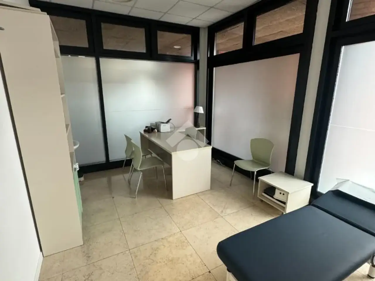 Ufficio in Piazzale Guglielmo Marconi 1, Vimercate, {3} - Foto 1