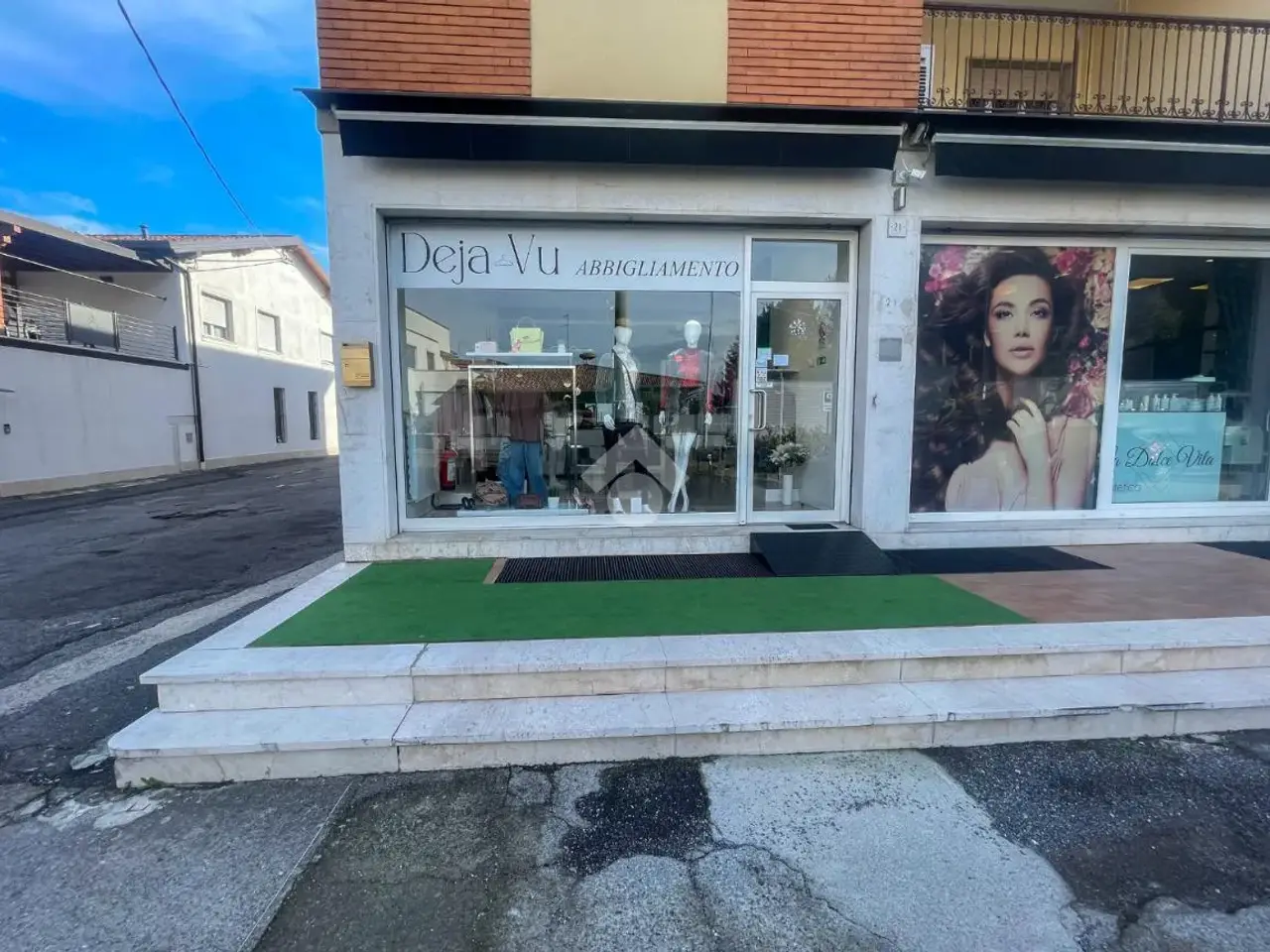 Negozio in Via Giacomo Matteotti 21, Rezzato, {3} - Foto 1