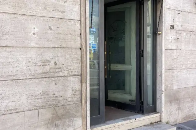 Geschäft in Corso Vittoria Colonna 24, Marino - Foto 1