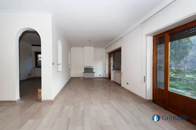 Apartament in Viale  dei Santi Pietro E Paolo , Roma - Photo 1