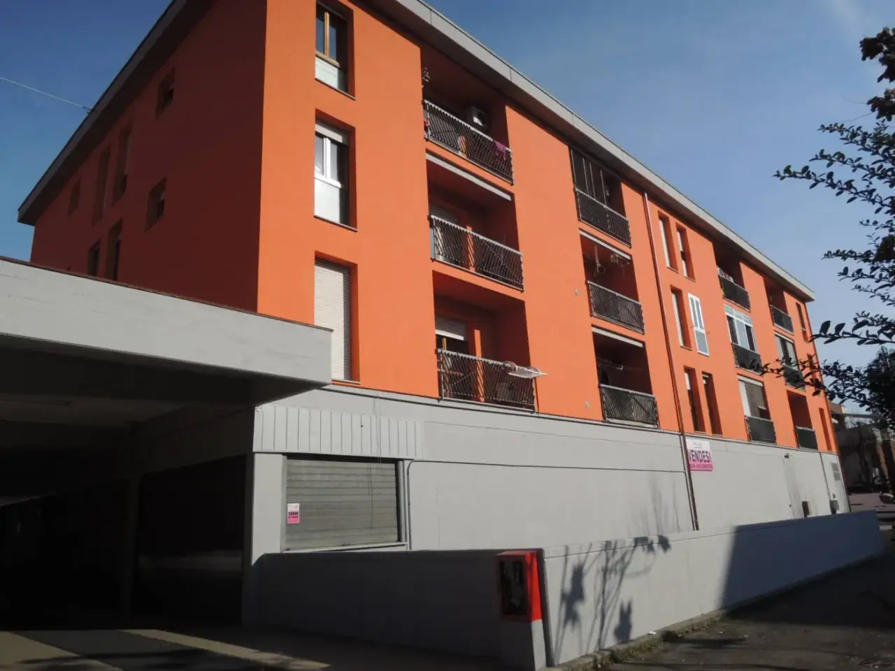 Locale commerciale in , Castelfranco Emilia, {3} - Foto 1