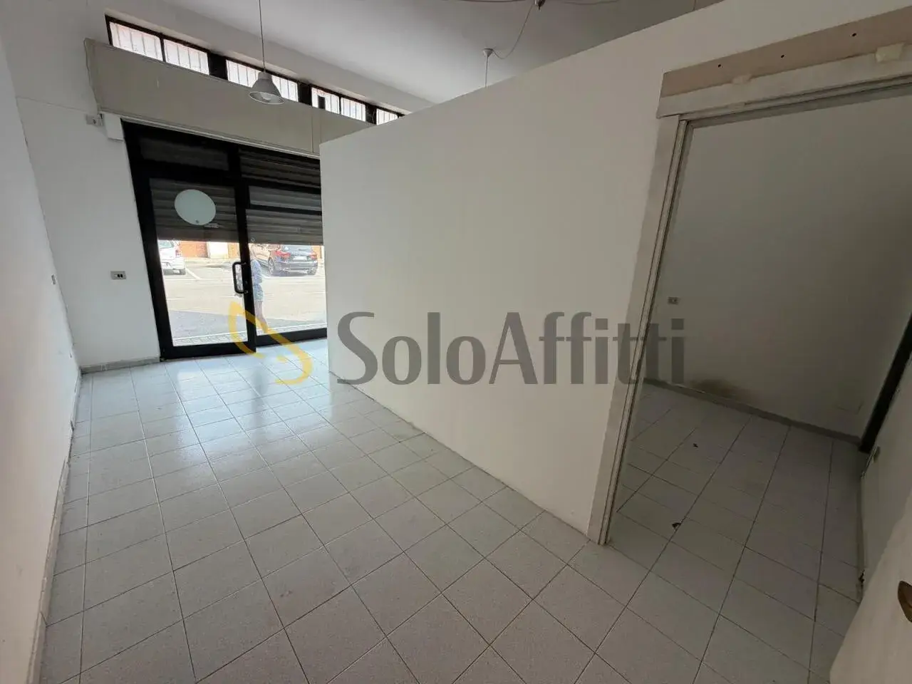 Negozio in Via Monteresegone 6, Cesano Maderno, {3} - Foto 2