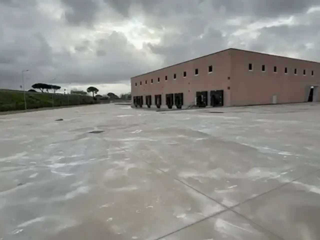 Capannone in Viale delle Industrie, San Marco Evangelista, {3} - Foto 1