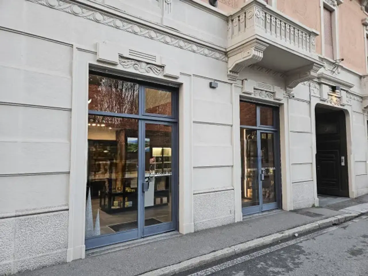 Negozio in , Gallarate, {3} - Foto 1