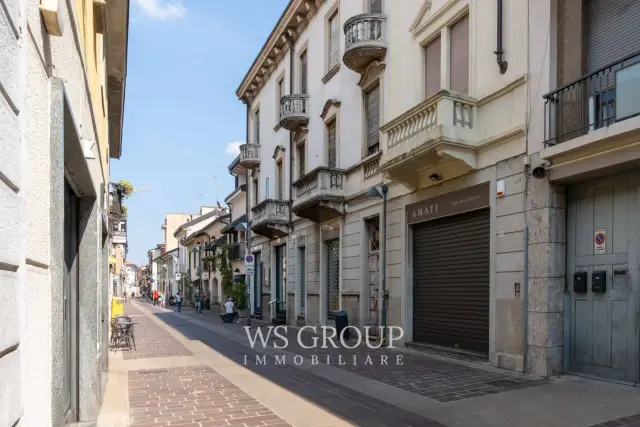 Geschäftsgebäude in Via Giuseppe Garibaldi 91, Seregno - Foto 1