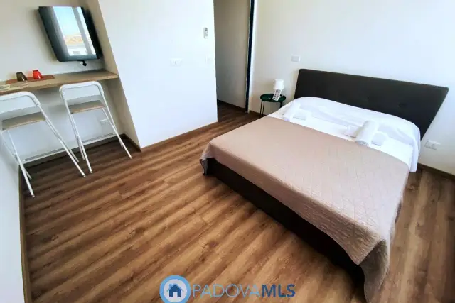 insertion image