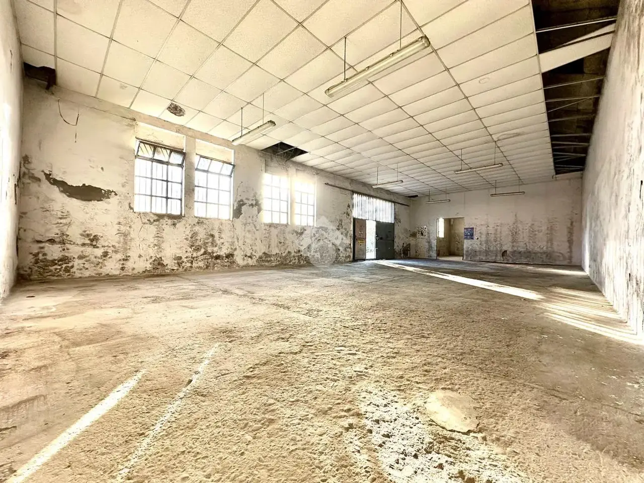 Magazzino in Via Pernigotti, Tortona, {3} - Foto 1
