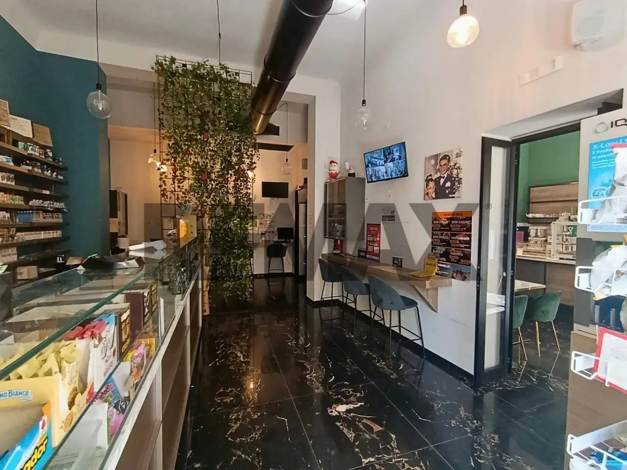 Esercizio commerciale in Via Paniscotti 28, Molfetta, {3} - Foto 1