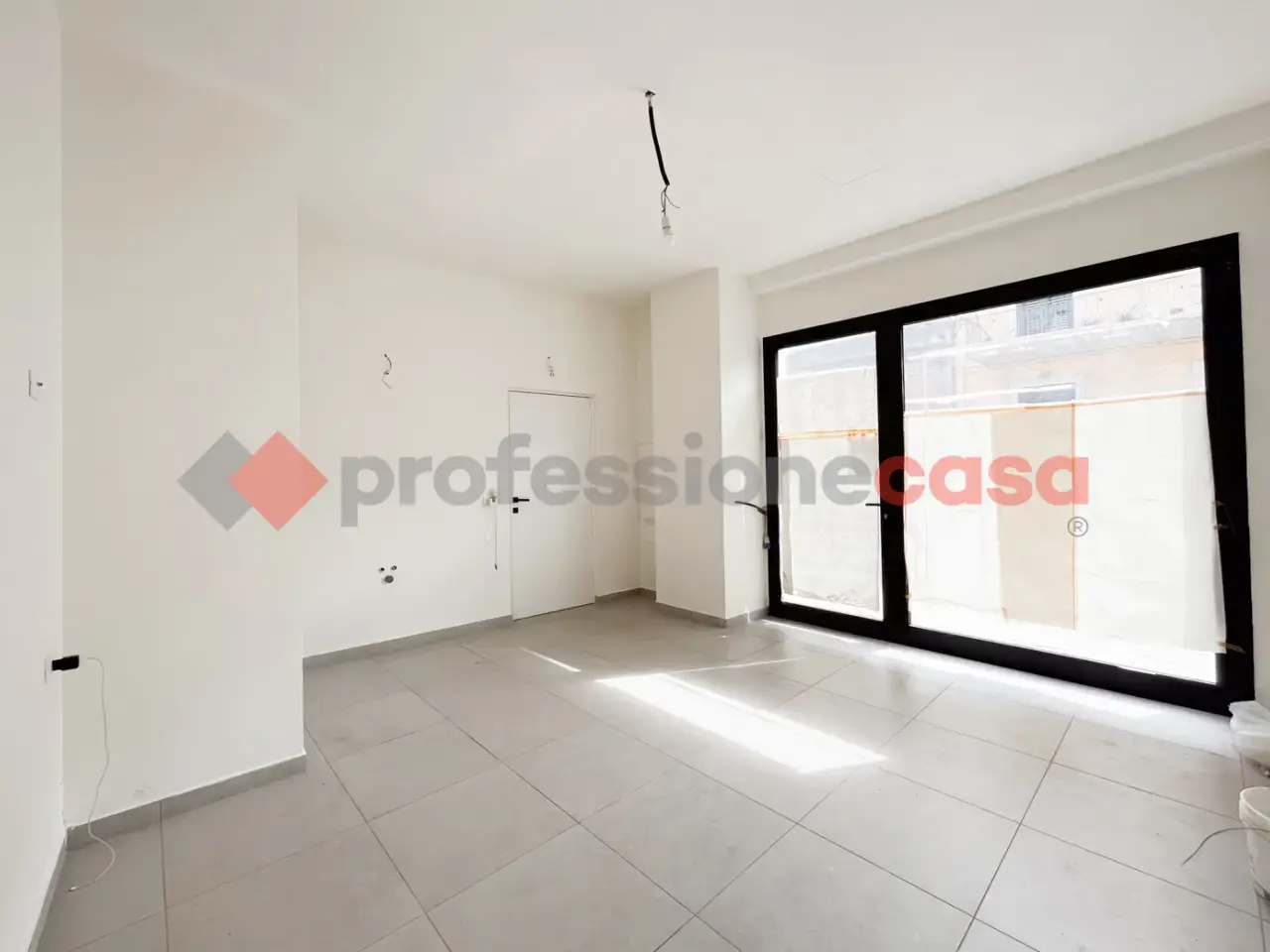 Negozio in Via Migliavacca Snc, Milazzo, {3} - Foto 1