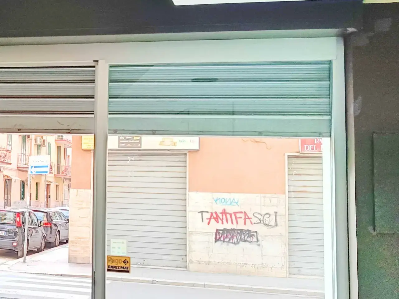 Negozio in Via Giulio Petroni, Bari, {3} - Foto 2