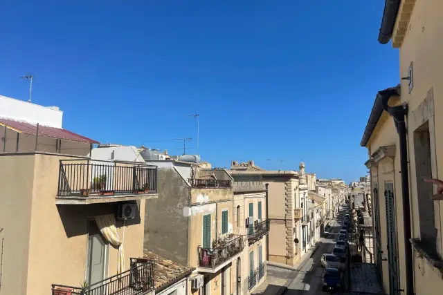 Quadrilocale in Via Giovanni Aurispa 132, Noto - Foto 1